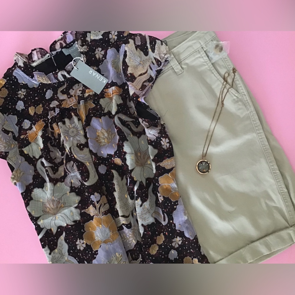 Small KENAR Floral Sparkle Flowy Top and Size 4 Bermuda Low Waist Skinny Shorts